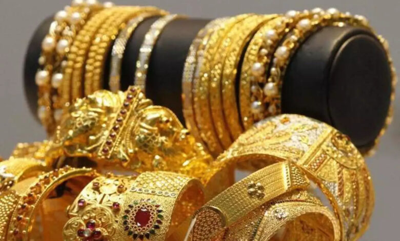 Business News: Gold 180 रुपए उछला, चांदी में 900 रुपये की मजबूती आई
