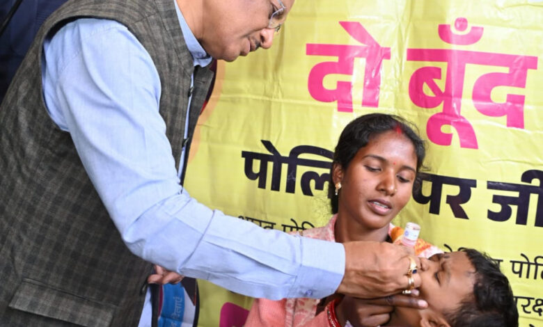 CG NEWS: मुख्यमंत्री ने बच्चों को दवा पिलाकर राष्ट्रीय सघन पल्स पोलियो अभियान का किया शुभारंभ