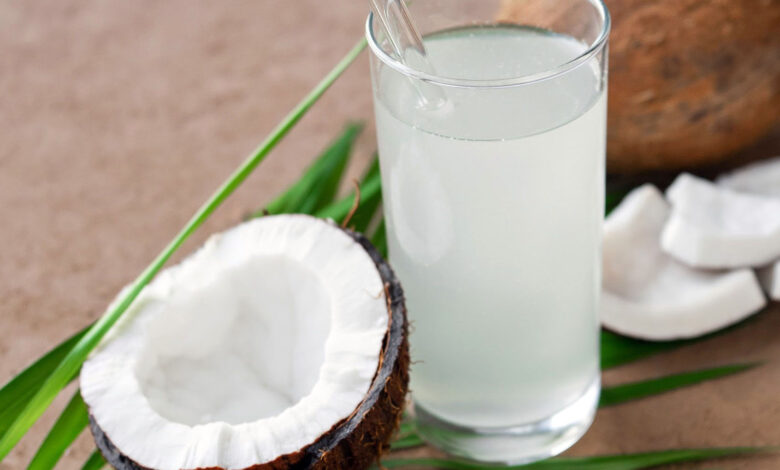 Coconut Water Drinks: गर्मियों में नारियल पानी से बनने वाली टेस्टी ड्रिंक्स