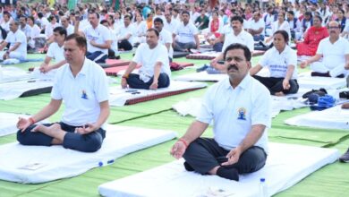 दशम अंतरर्राष्ट्रीय योग दिवस पर रविशंकर स्टेडियम दुर्ग में आयोजित योगा कार्यक्रम में शामिल हुए उप मुख्यमंत्री विजय शर्मा