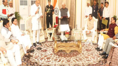 राज्यपाल श्री पटेल ने नव नियुक्त मंत्री रामनिवास रावत को शपथ दिलाई