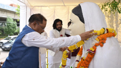 मुख्यमंत्री साय ने ममतामयी मिनीमाता की पुण्यतिथि पर उनकी प्रतिमा पर माल्यार्पण कर श्रद्धांजलि अर्पित की