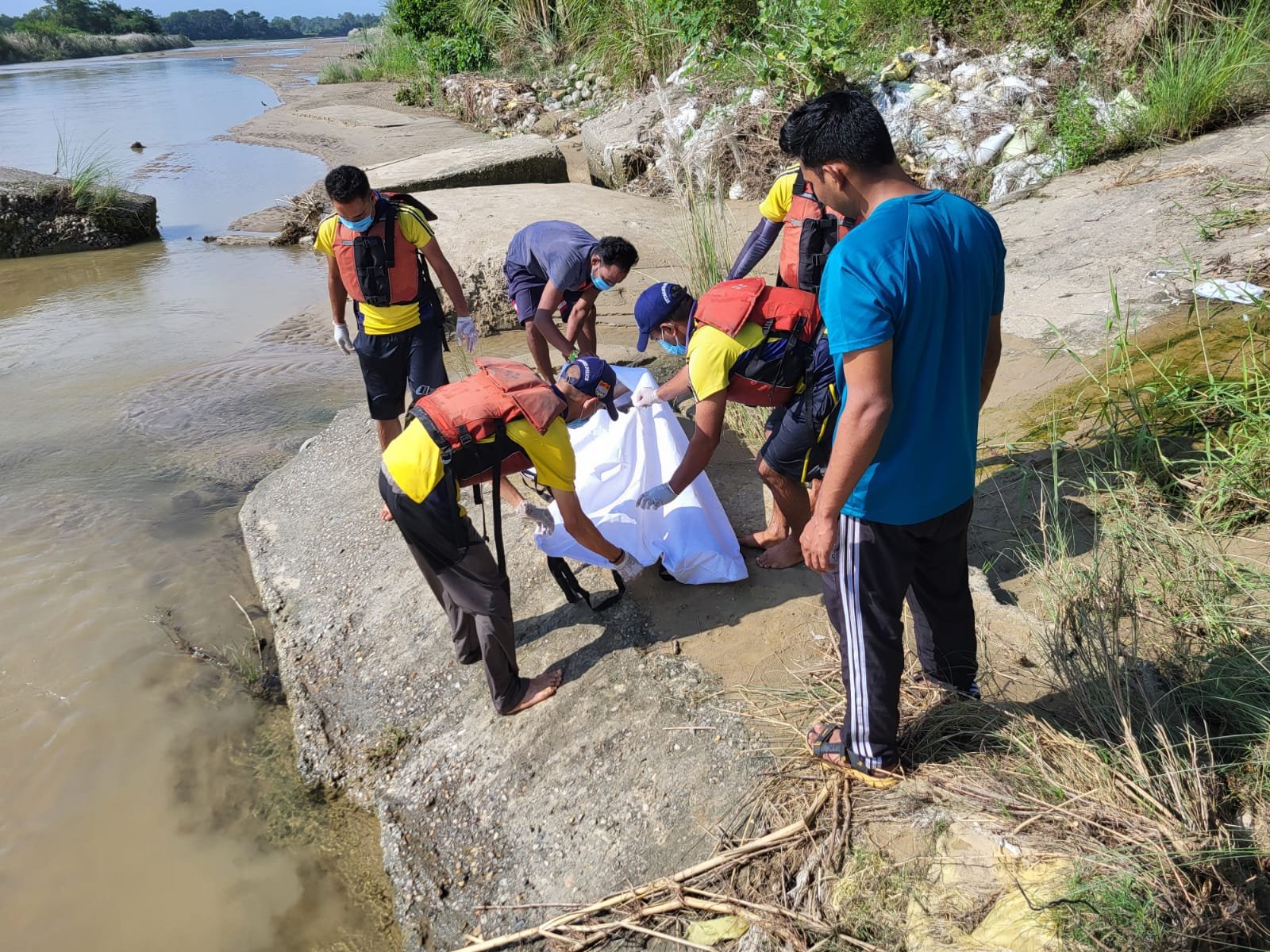 दाे दिन पूर्व डेला नदी से डूबे व्यक्ति का शव बरामद