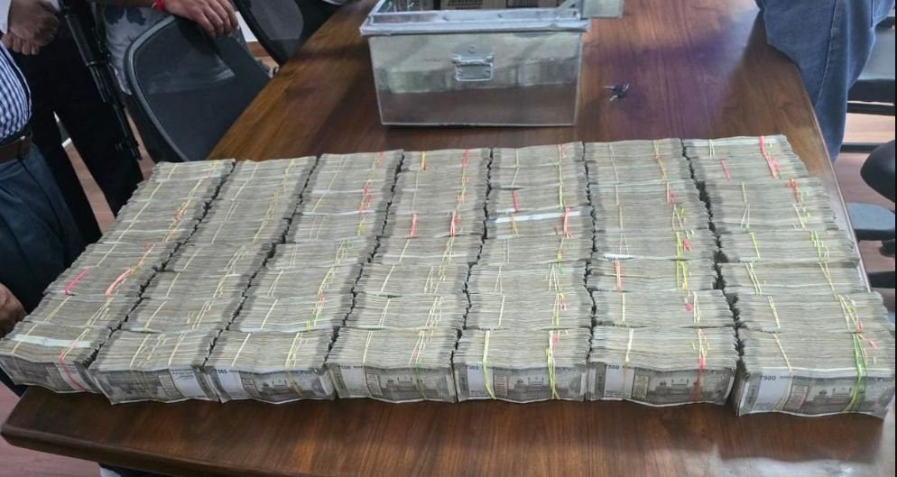 ड्रग इंस्पेक्टर ही करवा रहा था ड्रग्स तस्करी, गिरफ्तार