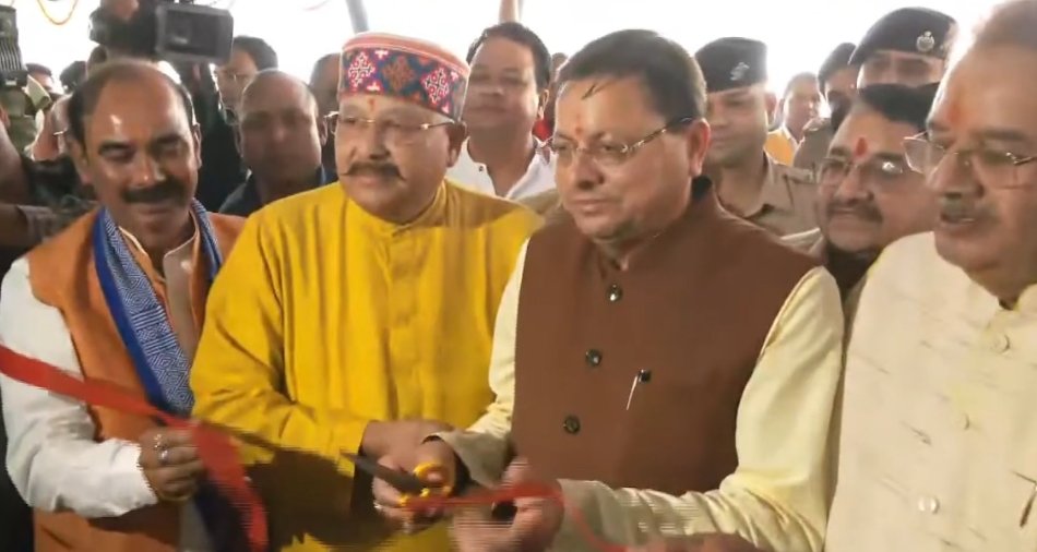 मुख्यमंत्री ने दून-अल्मोड़ा हेलीकॉप्टर सेवा’ का किया शुभारंभ