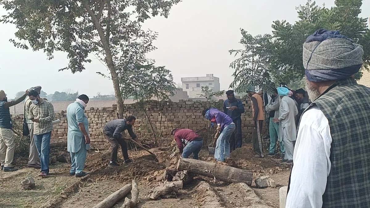 महिला तांत्रिक के पास जाने से रोकने पर की पति की हत्या, लाश गड्ढे में दबाई