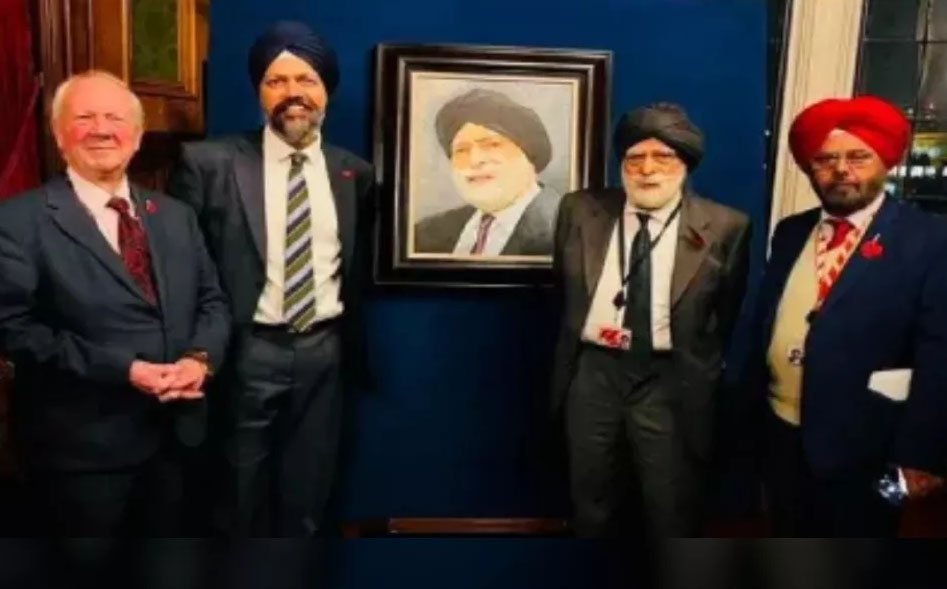 ब्रिटिश की संसद में पहली बार सिख सांसद का लगा चित्र