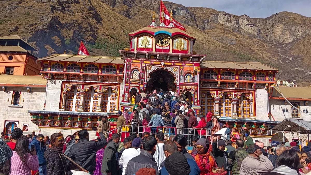 Badrinath Dham: बदरीनाथ धाम में लगी भक्‍तों की भीड़