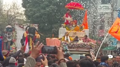 इंदौरः स्वर्ण रथ पर निकली रणजीत हनुमान की प्रभात फेरी, पांच लाख से ज्यादा श्रद्धालु हुए शामिल