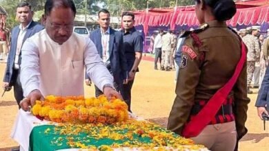 मुख्यमंत्री साय ने शहीद जवानों को पुष्पचक्र अर्पित कर दी भावभीनी श्रद्धांजलि