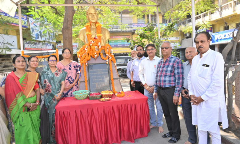 डॉ. खूबचंद बघेल को पुण्यतिथि पर श्रद्धांजलि, पार्षद अवतार बागल व समाजसेवियों ने किया नमन