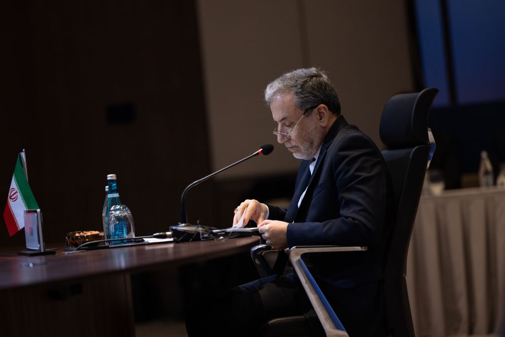 अराघची ने बुशहर प्लांट के पास अमेरिकी-इजरायली हमले की निंदा की, खतरनाक नतीजों की दी चेतावनी